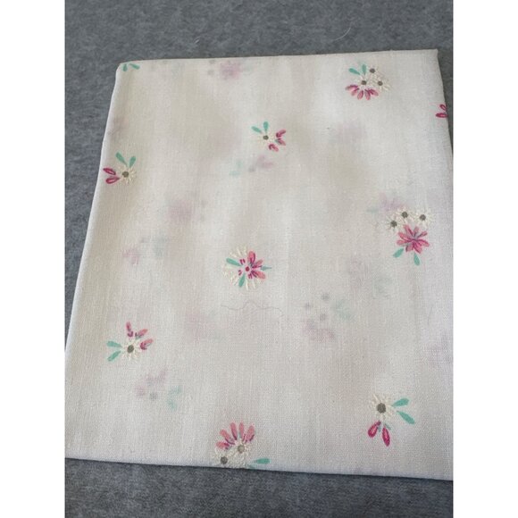 Vintage-Inspired 18x22 Cotton Fat Quarter Floral Fabric Quilting Crafts - Picture 1 of 4